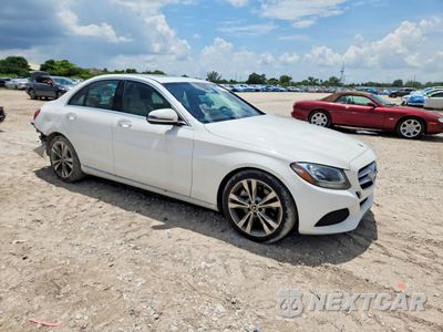 Czwarte zdjęcie samochodu z boku: 2018 MERCEDES-BENZ C 300 VIN:55SWF4JB4JU244686 - miniatura