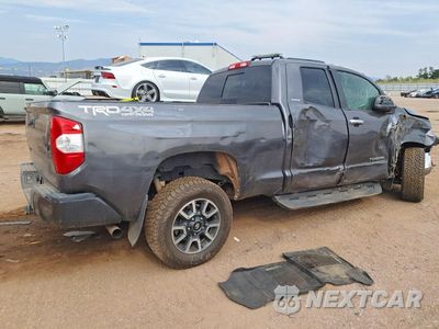 Trzecie zdjęcie samochodu z tyłu: 2016 TOYOTA TUNDRA DOUBLE CAB LIMITED VIN:5TFBW5F11GX563631 - miniatura