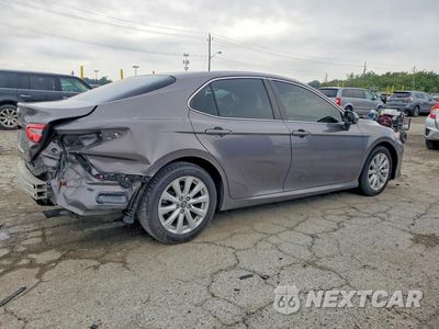 Trzecie zdjęcie samochodu z tyłu: 2018 TOYOTA CAMRY LE VIN:4T1B11HK8JU141261 - miniatura