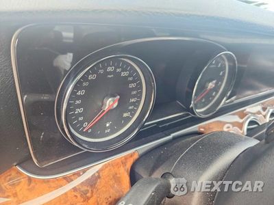Zdjęcie 9 z 12 samochodu: 2017 MERCEDES-BENZ E 300 4MATIC VIN:WDDZF4KB6HA116584 - miniatura