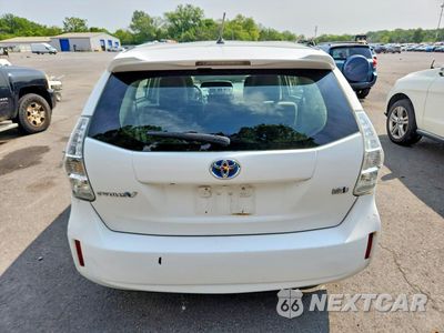 Zdjęcie 6 z 12 samochodu: 2014 TOYOTA PRIUS V TWO VIN:JTDZN3EU2E3333599 - miniatura