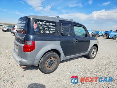 Trzecie zdjęcie samochodu z tyłu: 2003 HONDA ELEMENT DX VIN:5J6YH17213L004466 - miniatura