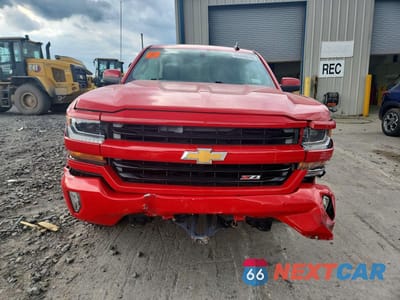 Piąte zdjęcie samochodu w środku: 2017 CHEVROLET SILVERADO K1500 LT VIN:3GCUKREC7HG282342 - miniatura