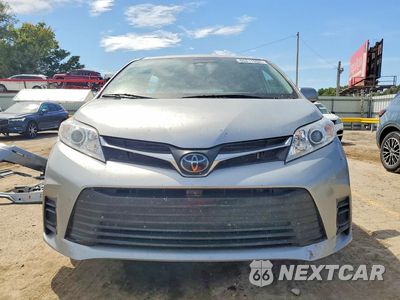 Piąte zdjęcie samochodu w środku: 2019 TOYOTA SIENNA LE VIN:5TDKZ3DC5KS015940 - miniatura