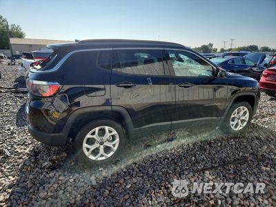 Trzecie zdjęcie samochodu z tyłu: 2025 JEEP COMPASS LATITUDE VIN:3C4NJDBN4ST549189 - miniatura