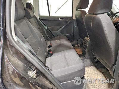 Zdjęcie 11 z 13 samochodu: 2018 VOLKSWAGEN TIGUAN VIN:WVGBV7AX0JK003979 - miniatura