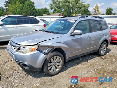 2013 SUBARU FORESTER LIMITED JF2SHAEC6DH438217 - główne zdjęcie licytacji z USA - miniatura