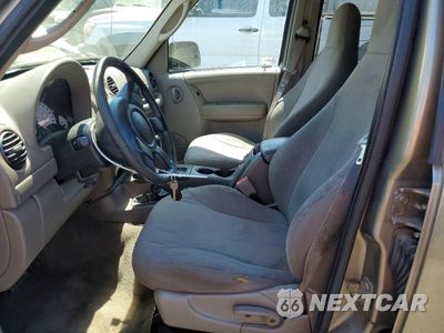 Zdjęcie 7 z 13 samochodu: 2004 JEEP LIBERTY SPORT VIN:1J4GL48K94W322460 - miniatura