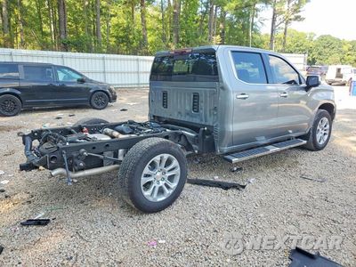 Trzecie zdjęcie samochodu z tyłu: 2026 CHEVROLET SILVERADO K1500 LTZ VIN:1GCUKGED6TZ172369 - miniatura