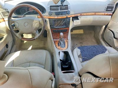 Zdjęcie 8 z 12 samochodu: 2006 MERCEDES-BENZ E 350 VIN:WDBUF56J06A735009 - miniatura