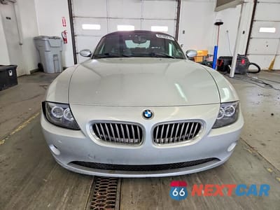 Piąte zdjęcie samochodu w środku: 2003 BMW Z4 3.0 VIN:4USBT53403LU01105 - miniatura