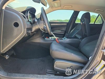 Zdjęcie 7 z 12 samochodu: 2018 CHRYSLER 300 TOURING VIN:2C3CCARG1JH315806 - miniatura