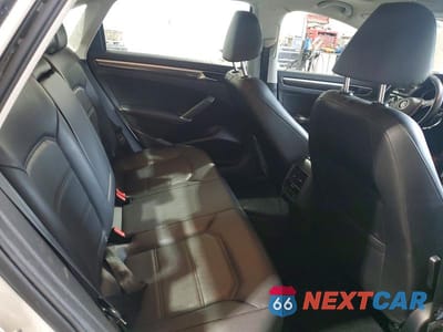 Zdjęcie 10 z 12 samochodu: 2018 VOLKSWAGEN PASSAT SE VIN:1VWBA7A36JC021889 - miniatura