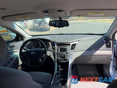 Zdjęcie 9 z 10 samochodu: 2015 HYUNDAI SONATA HYBRID BASE VIN:KMHEC4A41FA121110 - miniatura