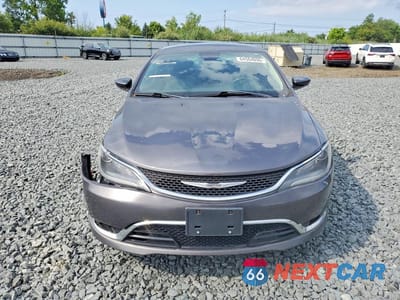 Piąte zdjęcie samochodu w środku: 2015 CHRYSLER 200 C VIN:1C3CCCCB1FN501109 - miniatura