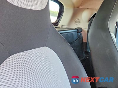Zdjęcie 10 z 12 samochodu: 2016 SMART FORTWO VIN:WMEFJ5DA6GK045998 - miniatura