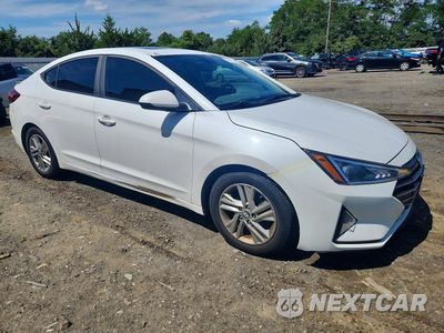 Czwarte zdjęcie samochodu z boku: 2019 HYUNDAI ELANTRA SE VIN:5NPD84LF6KH403200 - miniatura