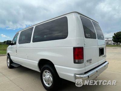 Trzecie zdjęcie samochodu z tyłu: 2013 FORD ECONOLINE E350 SUPER DUTY WAGON VIN:1FBNE3BL4DDA99277 - miniatura