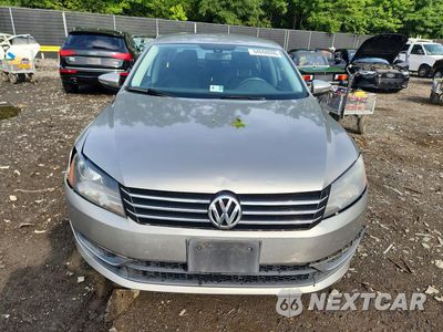 Piąte zdjęcie samochodu w środku: 2012 VOLKSWAGEN PASSAT SE VIN:1VWBP7A36CC034384 - miniatura