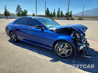 Czwarte zdjęcie samochodu z boku: 2018 MERCEDES-BENZ C 300 VIN:55SWF4JB4JU250987 - miniatura