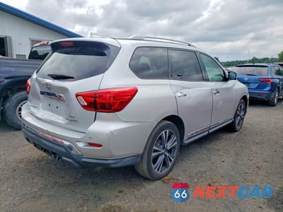 Trzecie zdjęcie samochodu z tyłu: 2019 NISSAN PATHFINDER PLATINUM VIN:5N1DR2MM6KC618663 - miniatura