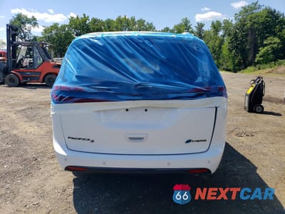Zdjęcie 6 z 13 samochodu: 2024 CHRYSLER PACIFICA HYBRID SELECT VIN:2C4RC1S79RR158421 - miniatura