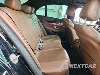 Zdjęcie 10 z 12 samochodu: 2017 MERCEDES-BENZ E 300 VIN:WDDZF4JB3HA109321 - miniatura