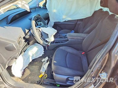 Zdjęcie 7 z 12 samochodu: 2019 TOYOTA PRIUS LE AWD-E VIN:JTDL9RFUXK3004429 - miniatura