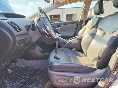 Zdjęcie 7 z 12 samochodu: 2015 TOYOTA PRIUS FOUR VIN:JTDKN3DU3F0473084 - miniatura