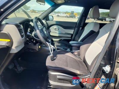 Zdjęcie 7 z 12 samochodu: 2016 KIA SOUL BASE VIN:KNDJN2A24G7356566 - miniatura