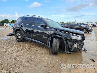 Czwarte zdjęcie samochodu z boku: 2024 NISSAN PATHFINDER SL VIN:5N1DR3CAXRC211193 - miniatura