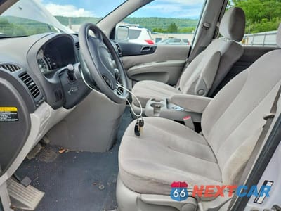 Zdjęcie 7 z 13 samochodu: 2008 HYUNDAI ENTOURAGE GLS VIN:KNDMC233986046557 - miniatura