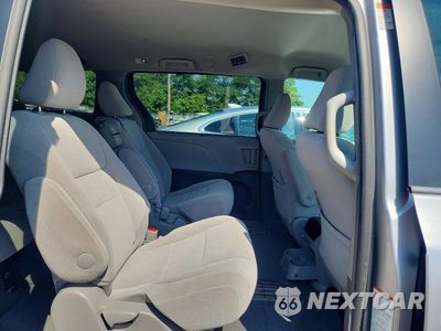 Zdjęcie 11 z 13 samochodu: 2017 TOYOTA SIENNA LE VIN:5TDKZ3DC3HS820795 - miniatura