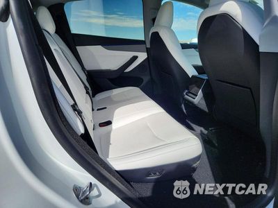 Zdjęcie 10 z 12 samochodu: 2026 TESLA MODEL Y VIN:7SAYGDEE1TF429280 - miniatura