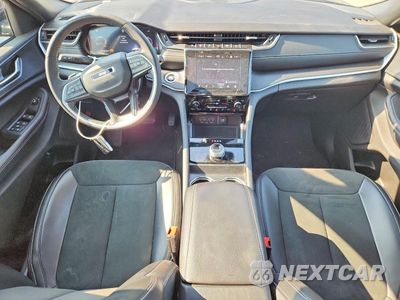 Zdjęcie 8 z 14 samochodu: 2025 JEEP GRAND CHEROKEE LAREDO VIN:1C4RJHAG8SC365848 - miniatura