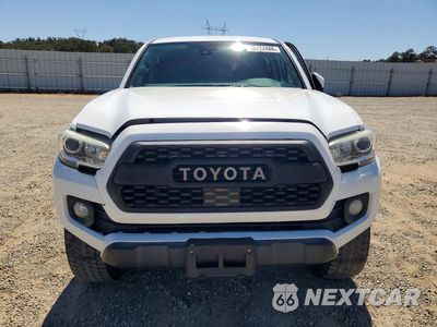Piąte zdjęcie samochodu w środku: 2018 TOYOTA TACOMA SR5 VIN:5TFAX5GN1JX119456 - miniatura