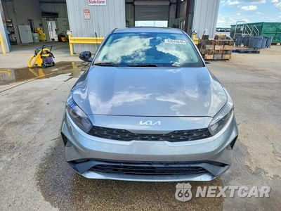 Piąte zdjęcie samochodu w środku: 2023 KIA FORTE LXS VIN:3KPF24AD9PE653666 - miniatura