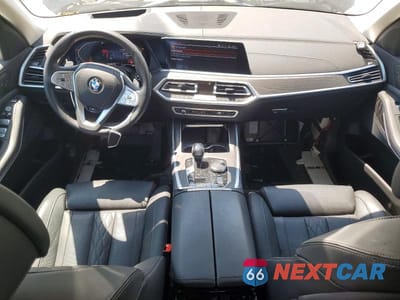 Zdjęcie 8 z 14 samochodu: 2022 BMW X7 XDRIVE40I VIN:5UXCW2C02N9J14750 - miniatura