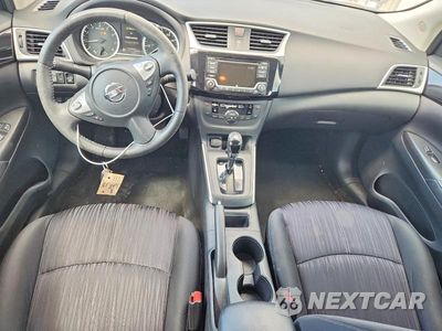Zdjęcie 8 z 12 samochodu: 2018 NISSAN SENTRA SV VIN:3N1AB7AP3JL653061 - miniatura