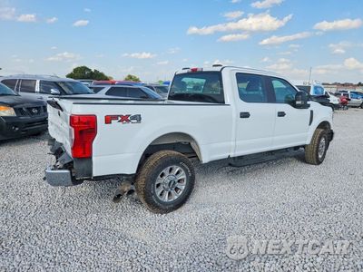 Trzecie zdjęcie samochodu z tyłu: 2022 FORD F250 SUPER DUTY VIN:1FT7W2BT5NEF45203 - miniatura