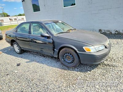 Czwarte zdjęcie samochodu z boku: 2000 TOYOTA CAMRY LE VIN:4T1BG22K7YU971866 - miniatura