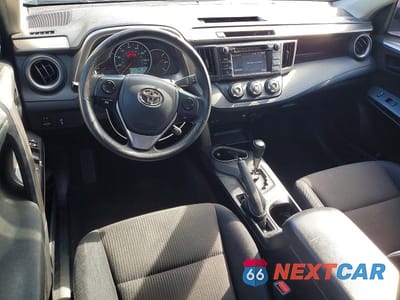 Zdjęcie 8 z 12 samochodu: 2016 TOYOTA RAV4 LE VIN:JTMZFREV0GJ070780 - miniatura