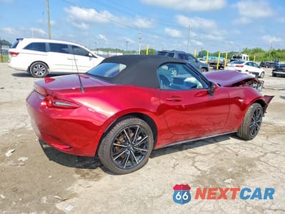 Trzecie zdjęcie samochodu z tyłu: 2026 MAZDA MX-5 MIATA GRAND TOURING VIN:JM1NDAD77T0705650 - miniatura