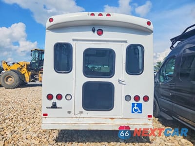 Zdjęcie 6 z 13 samochodu: 2017 FORD E350 SHUTTLE BUS VIN:1FDEE3FSXHDC18982 - miniatura