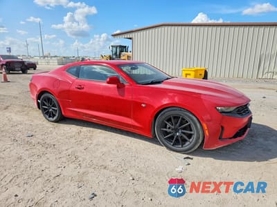 Czwarte zdjęcie samochodu z boku: 2019 CHEVROLET CAMARO VIN:1G1FB1RS3K0134706 - miniatura