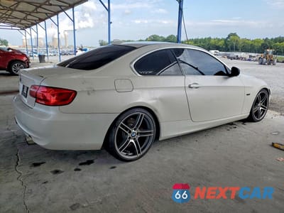 Trzecie zdjęcie samochodu z tyłu: 2011 BMW 335 XI VIN:WBAKF9C52BE620550 - miniatura