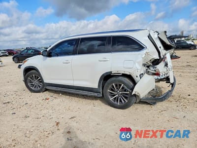 Drugie zdjęcie samochodu z przodu: 2019 TOYOTA HIGHLANDER XLE VIN:5TDKZRFH8KS339766 - miniatura