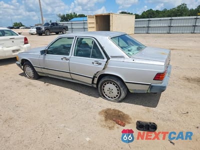 Drugie zdjęcie samochodu z przodu: 1986 MERCEDES-BENZ 190 E 2.3 VIN:WDBDA24D5GF222997 - miniatura