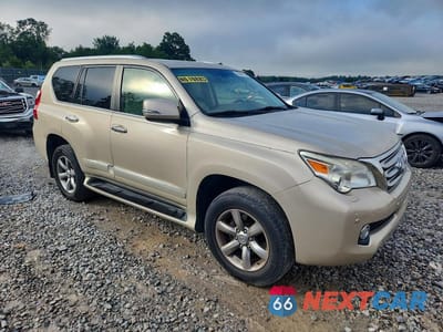 Czwarte zdjęcie samochodu z boku: 2012 LEXUS GX 460 PREMIUM VIN:JTJJM7FX0C5048611 - miniatura