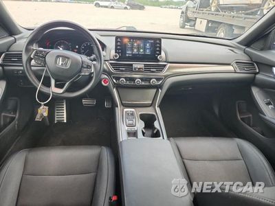 Zdjęcie 8 z 12 samochodu: 2019 HONDA ACCORD SPORT VIN:1HGCV2F35KA030573 - miniatura